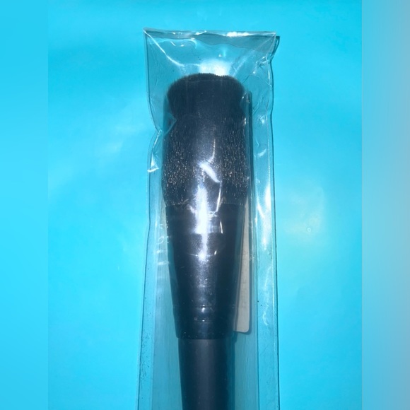 Algenist Reveal Dual Ended Powder Brush. Cheek, Bronze, Blush, Cover, Solid, Fix - Picture 4 of 5